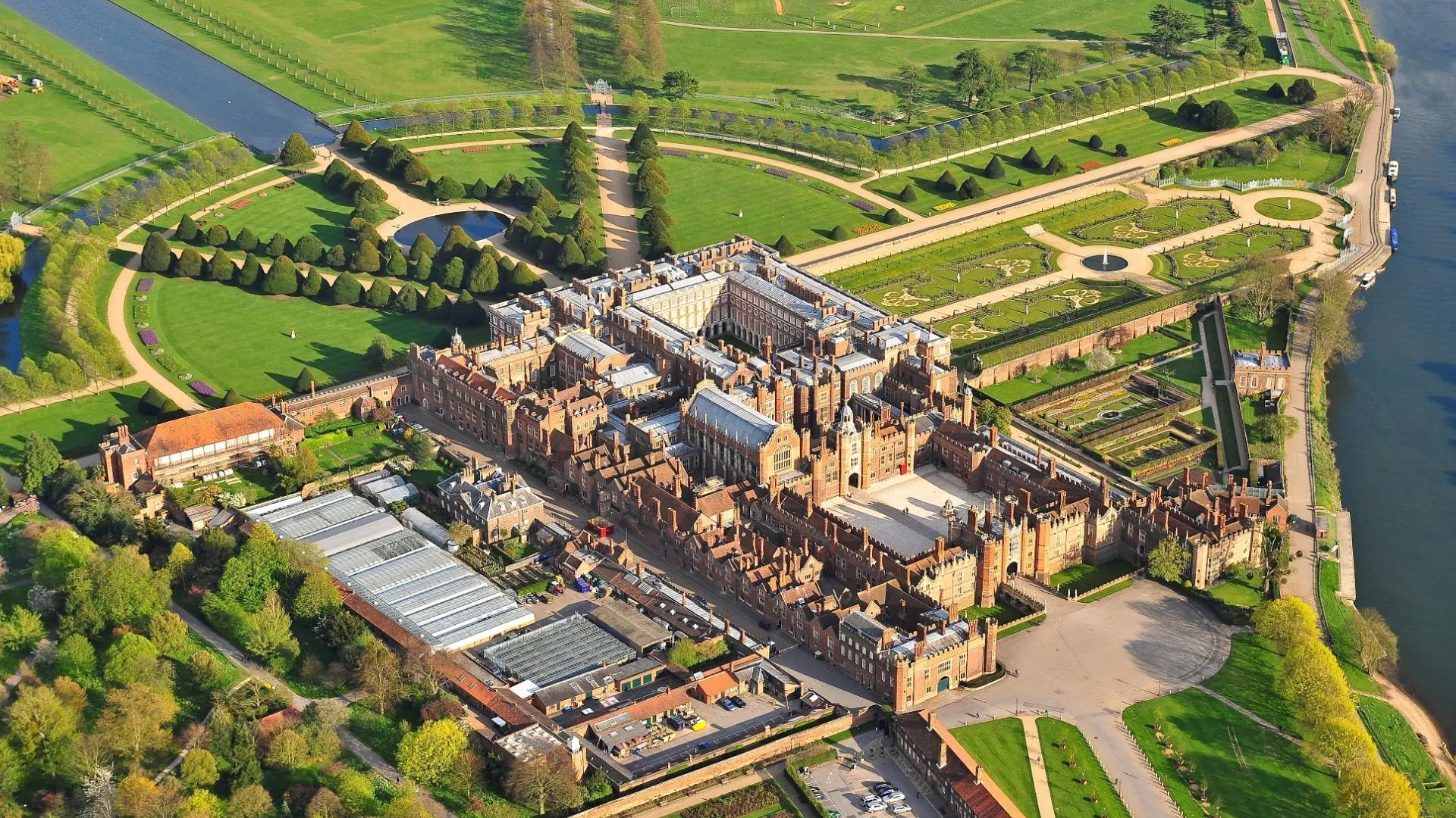 Hampton Court Palace Ariel