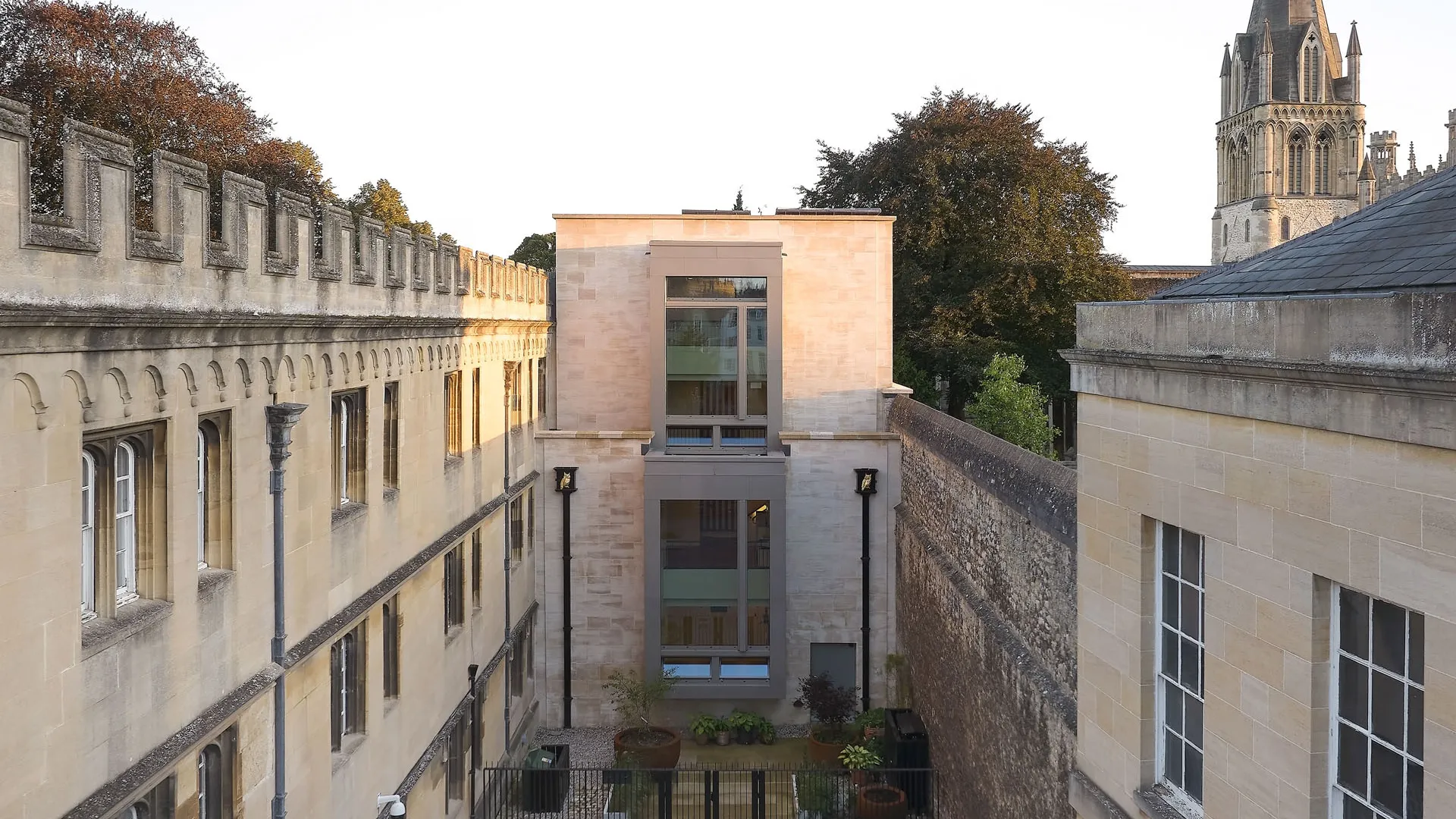 Spencer Building Corpus Christi - Forecourt
